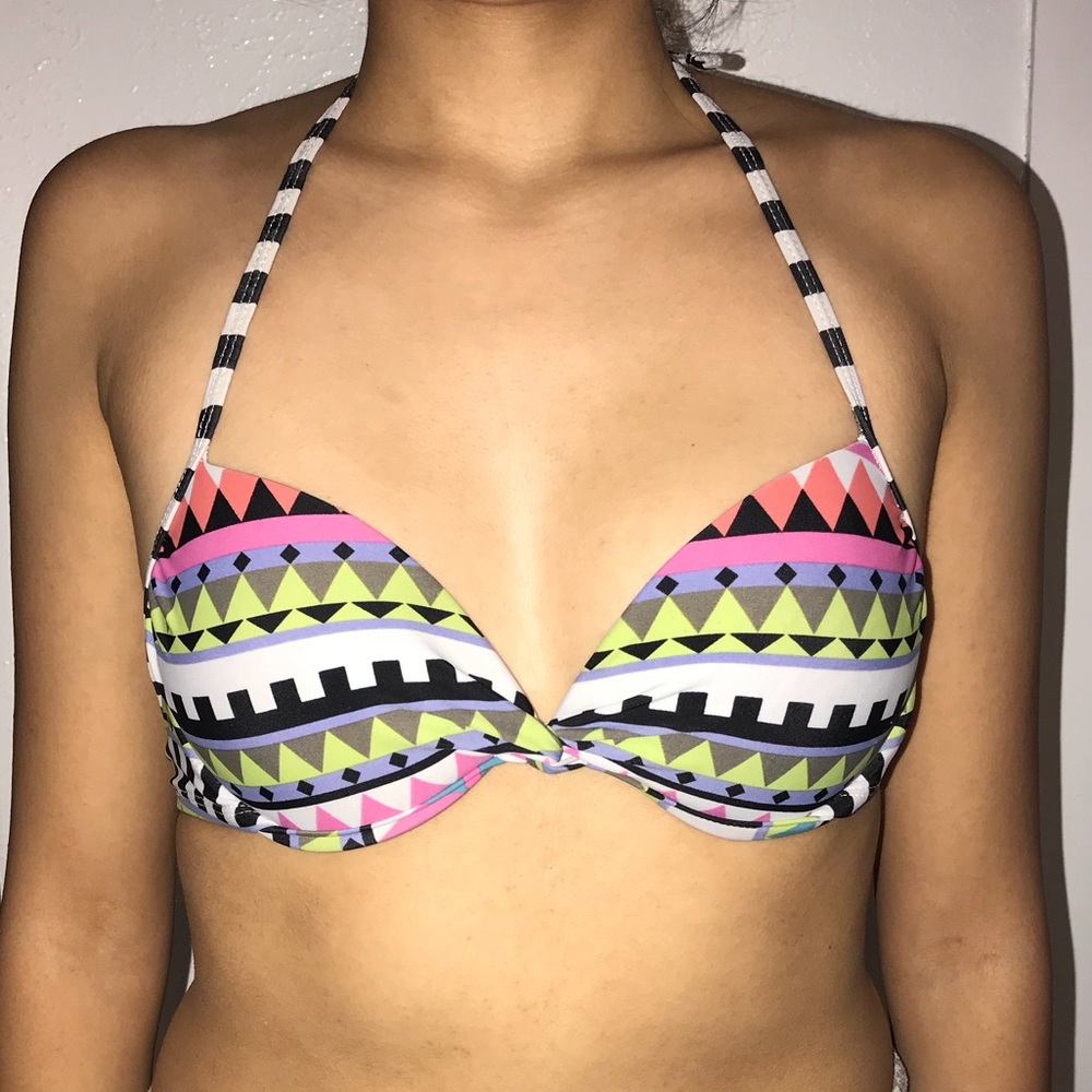 Bikini top piece !!
